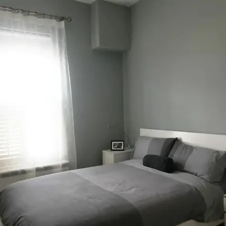 Hébergement de vacances Bright And Luxurious Two-bedroom House *